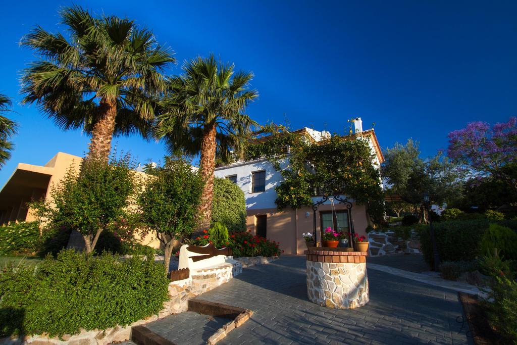 Hotel Cortijo De Salia Alcaucin Exterior photo