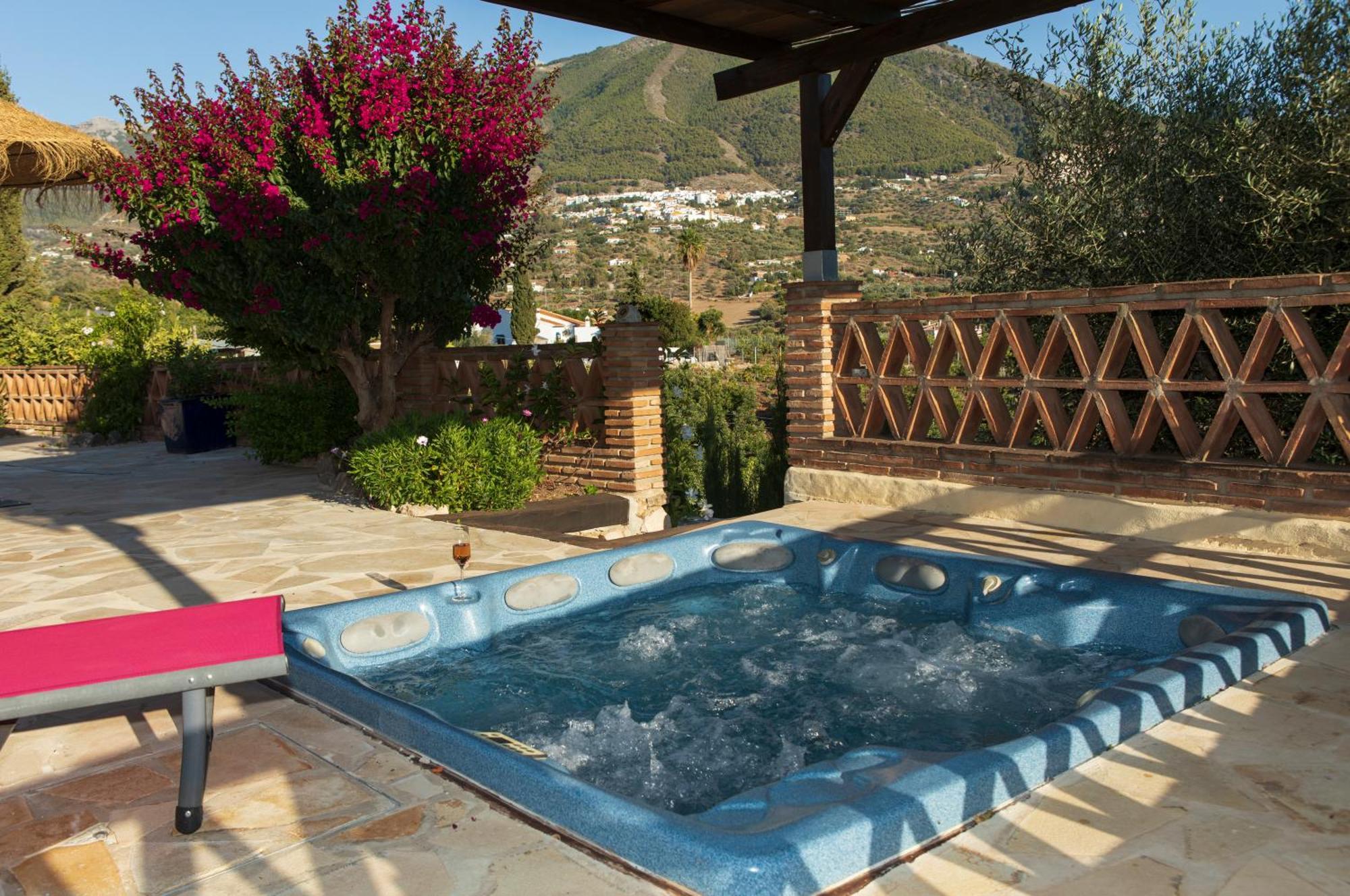 Hotel Cortijo De Salia Alcaucin Room photo