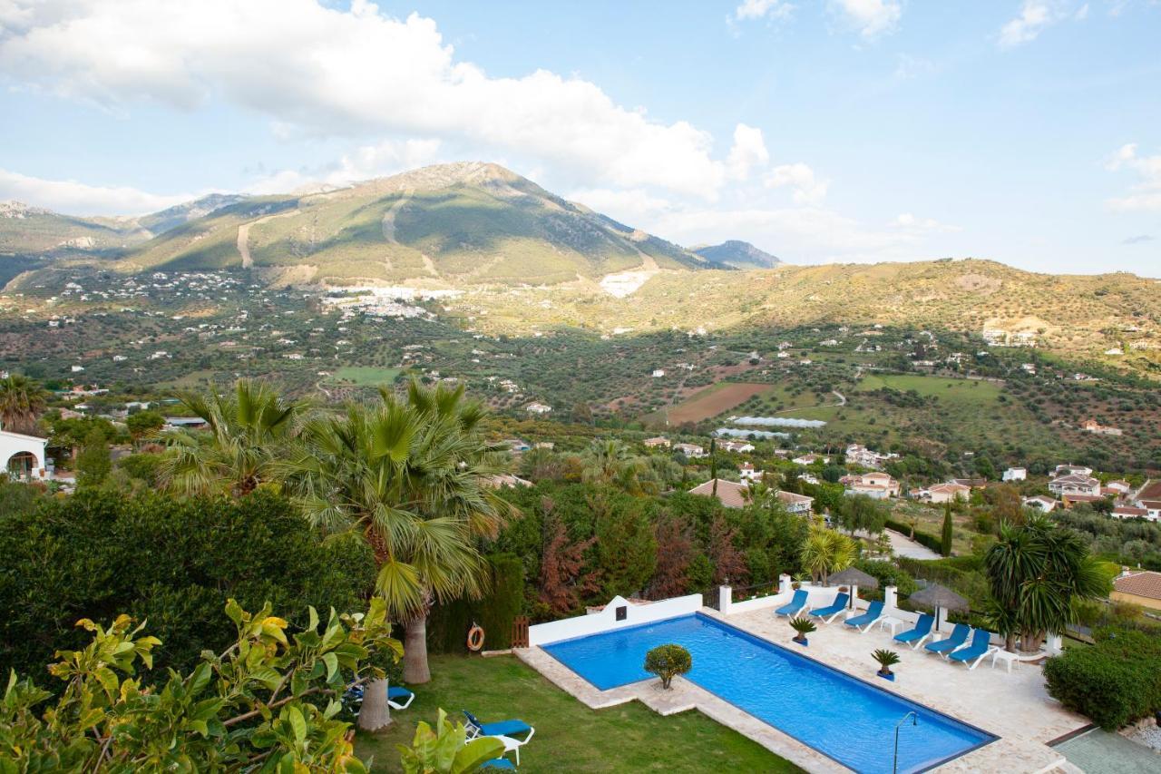 Hotel Cortijo De Salia Alcaucin Exterior photo
