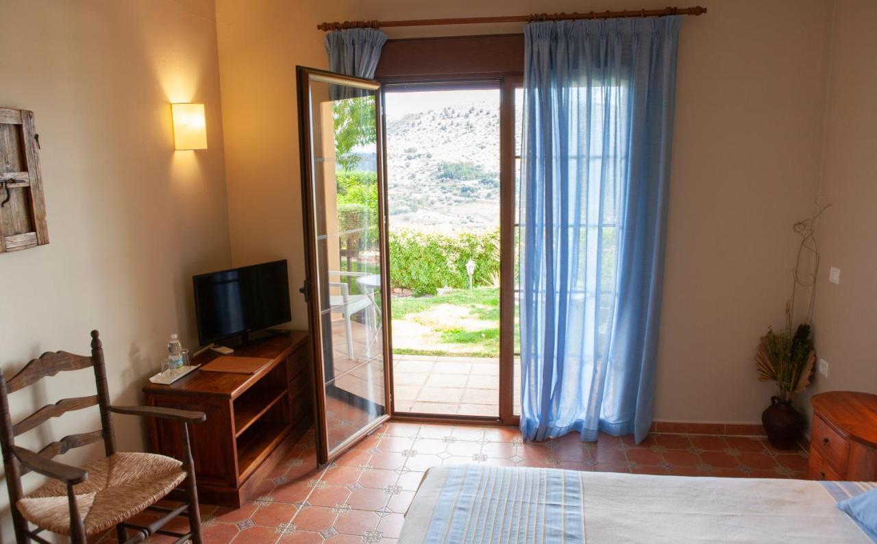 Hotel Cortijo De Salia Alcaucin Exterior photo